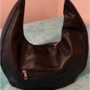 Black shoulder bag